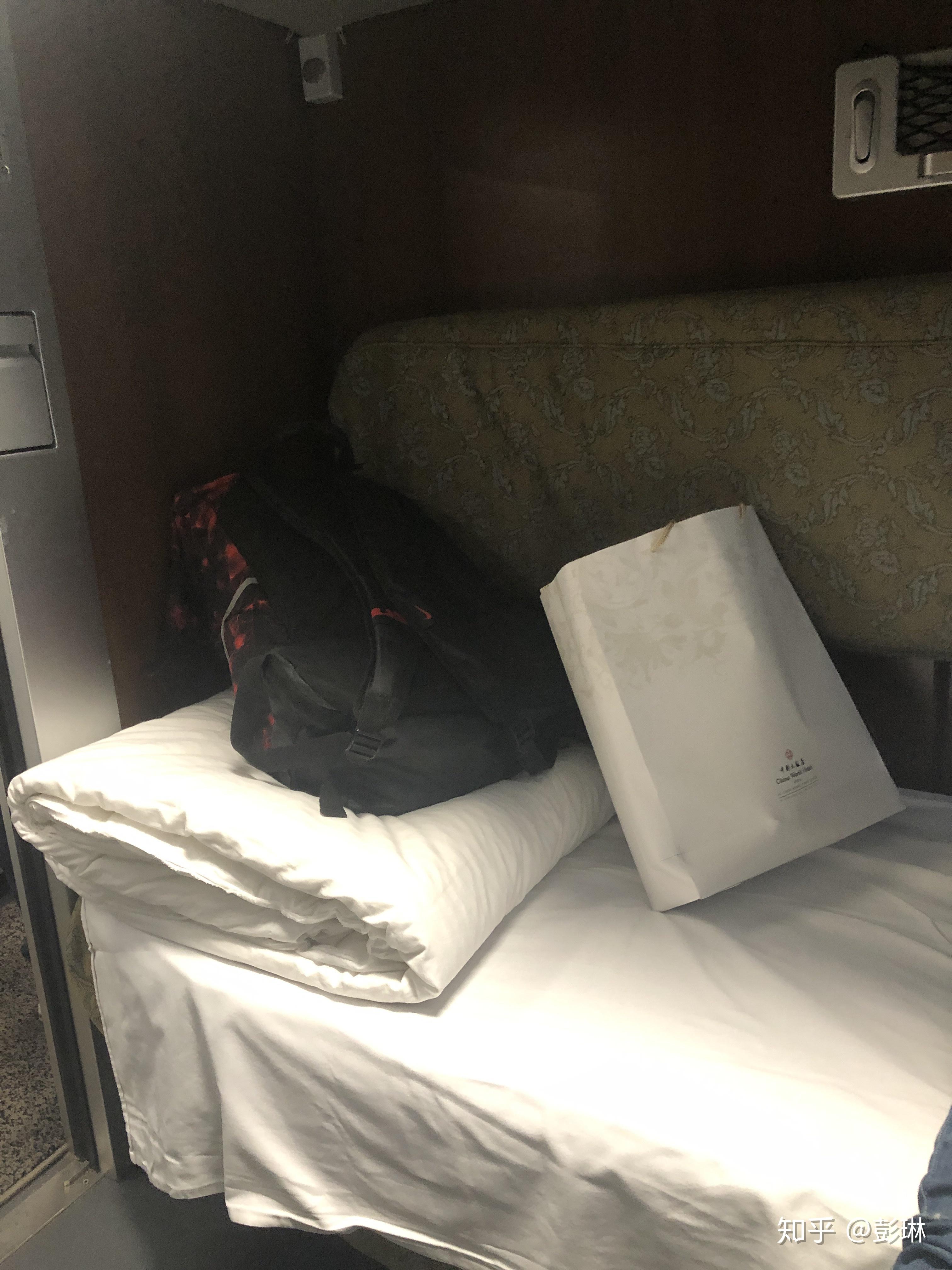 动车一等卧是什么样子