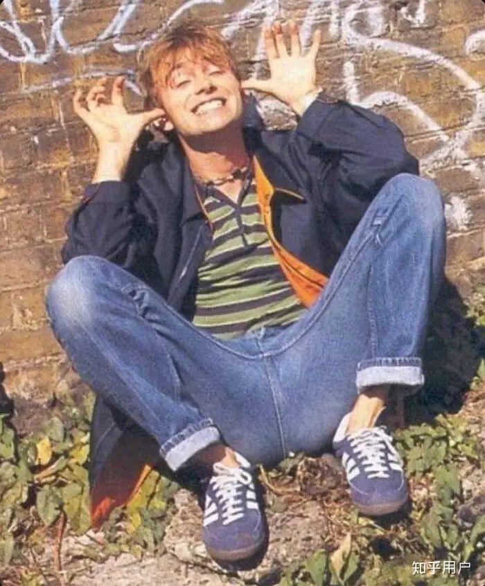 如何客观评价damon albarn的长相?