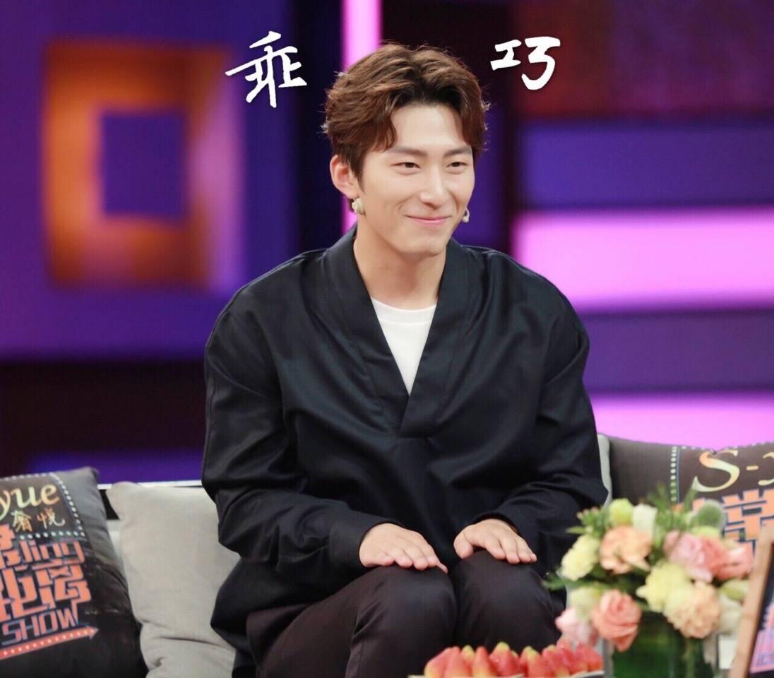 窦骁的美图或搞怪图有哪些?-窦骁帅照