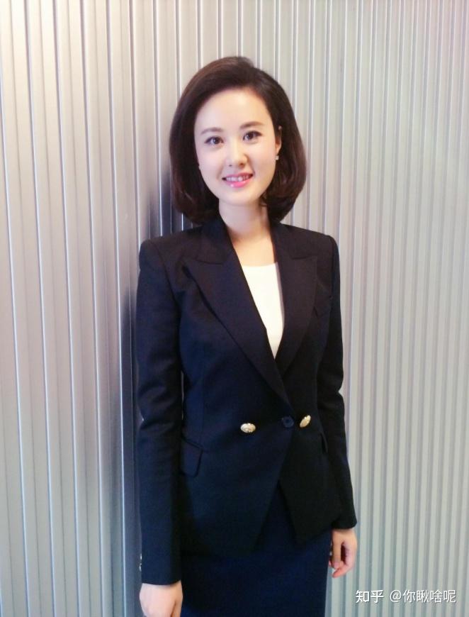 秦方：从重庆走出的央视美女主持人，男友在雾中迷路了 - 知乎