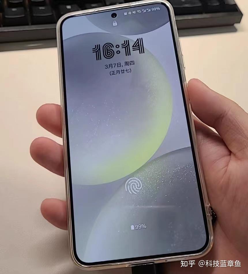 问一下是选iphone15还是三星s24