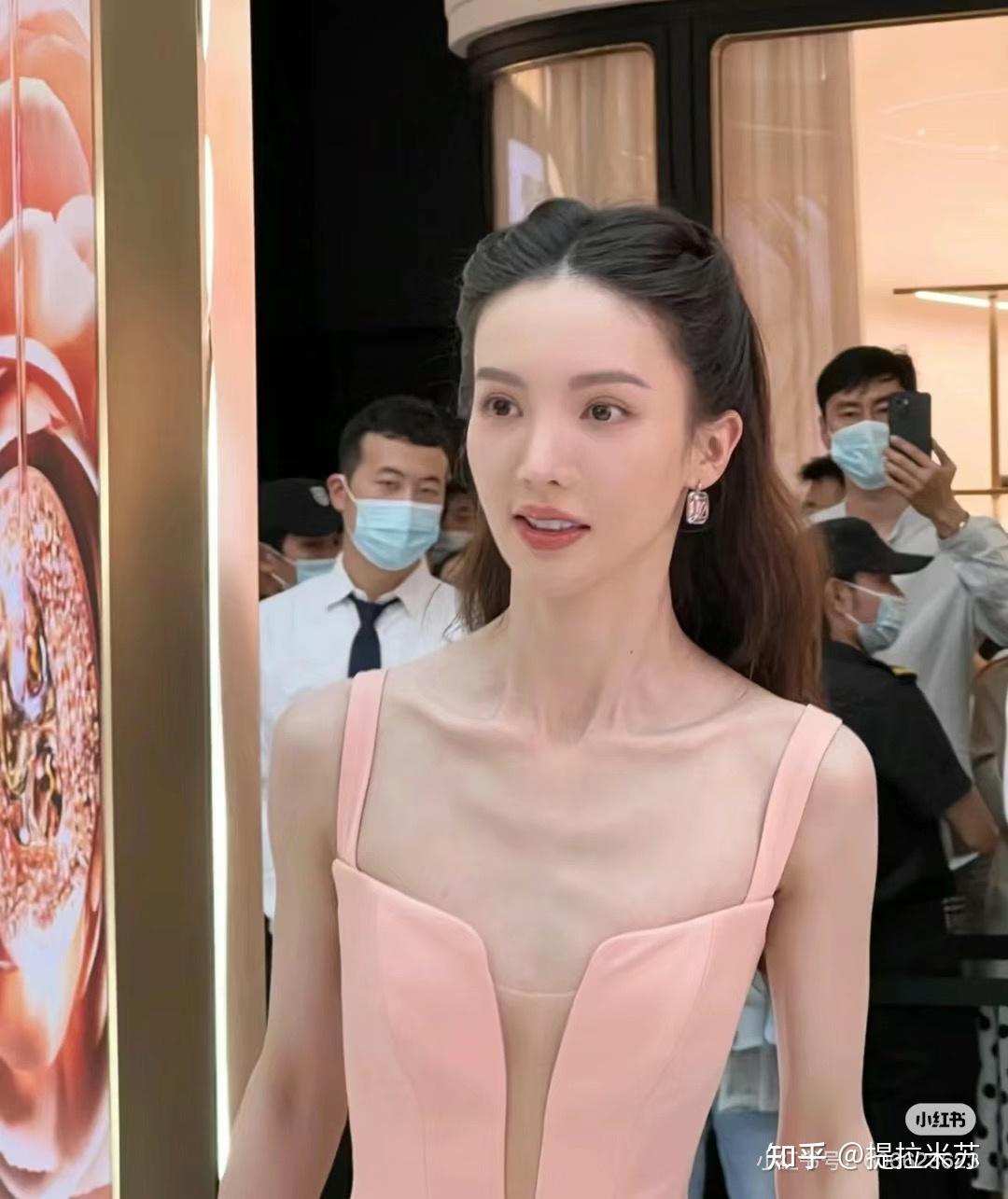 我166cm,体重99斤,男朋友说我太胖了不好看,女明星都是90斤以下,让我
