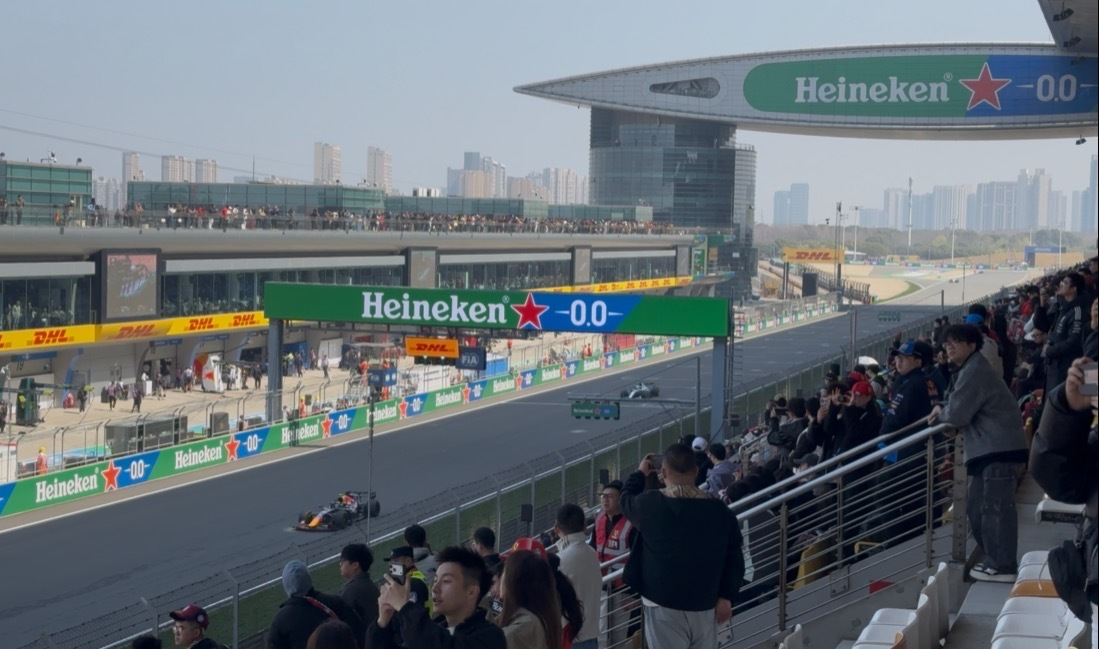 2026 年 F1 中国大奖赛预计有 23 万人涌入赛场，创近 20 年纪录，为何越来越多人看 F1？