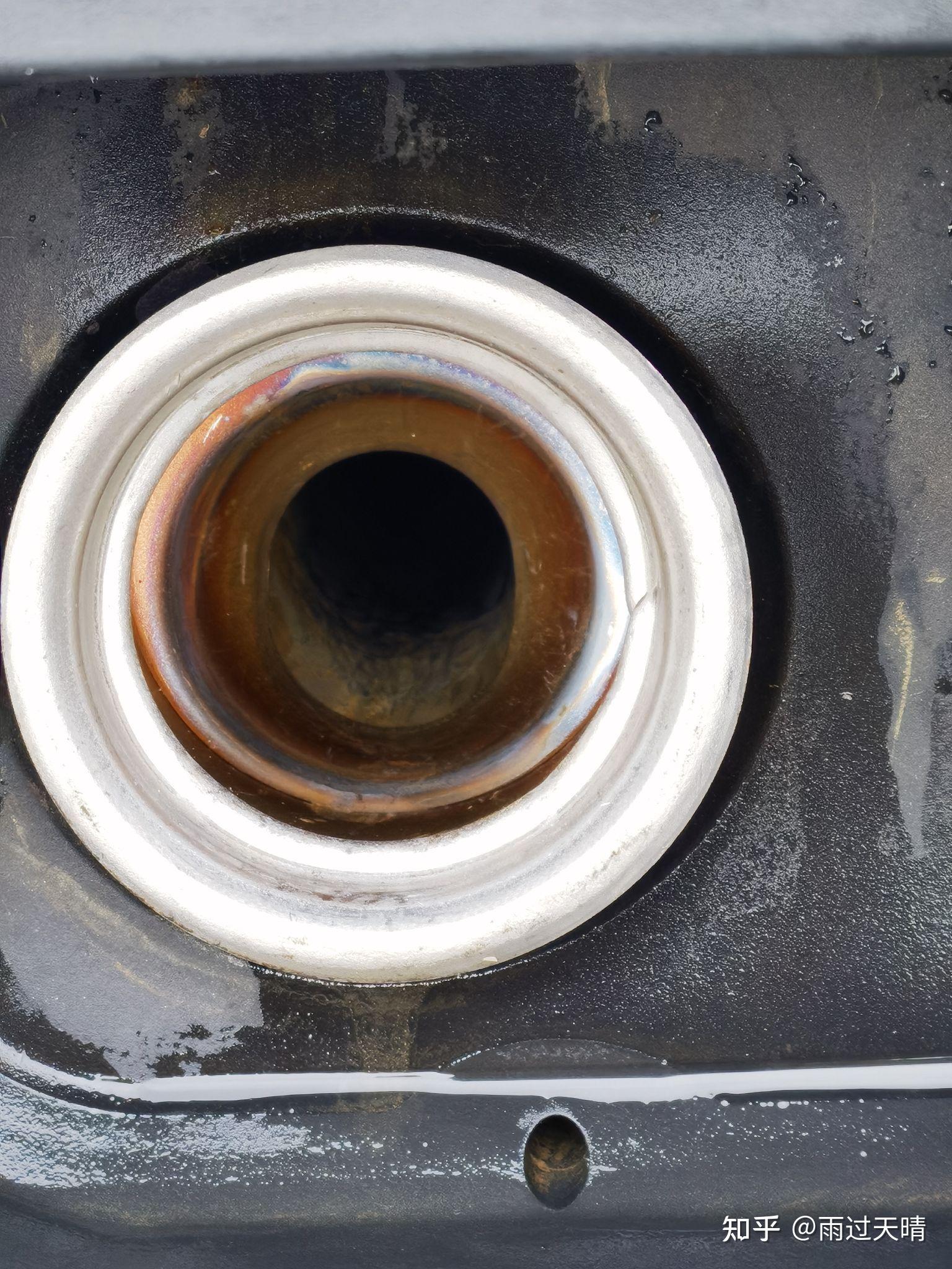 昂科威plus油箱口有条断面粗糙的裂缝4s说是排气设计有没有懂车的大神