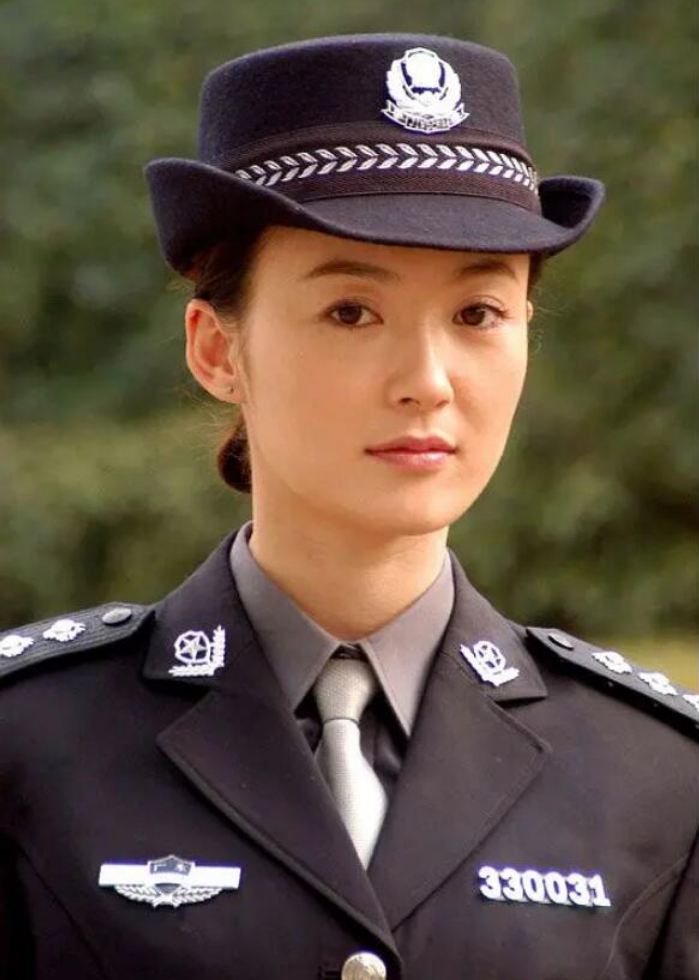 如何评价池华琼的《走出:十六岁的花季》?