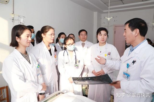 足底筋膜炎易反复别再乱用偏方看医生简单一招轻松告别足跟痛