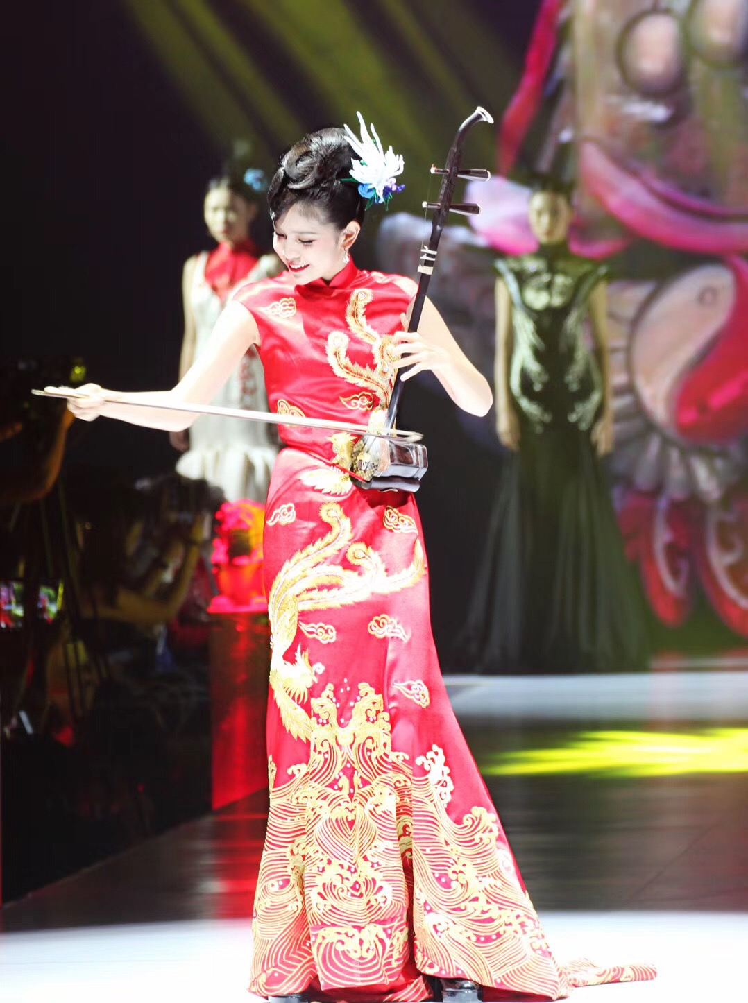 如何评价00后15岁陈氏二胡传人陈依妙