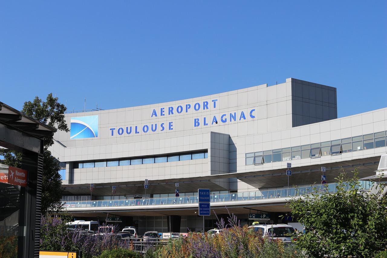 5. 空港服务热线