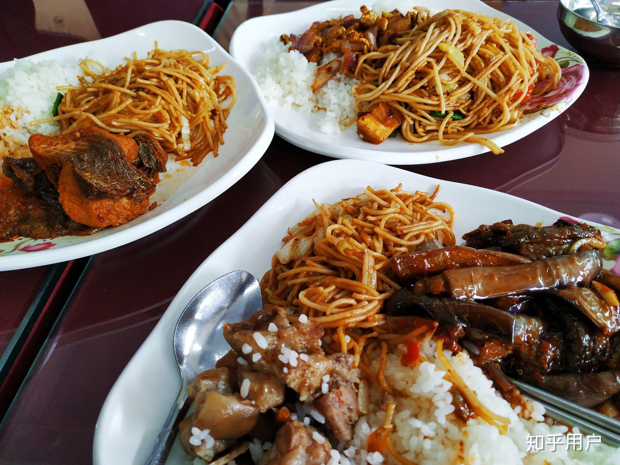 在云南中医药大学里就餐是一种怎样的体验?有什么推荐的食堂和美食?