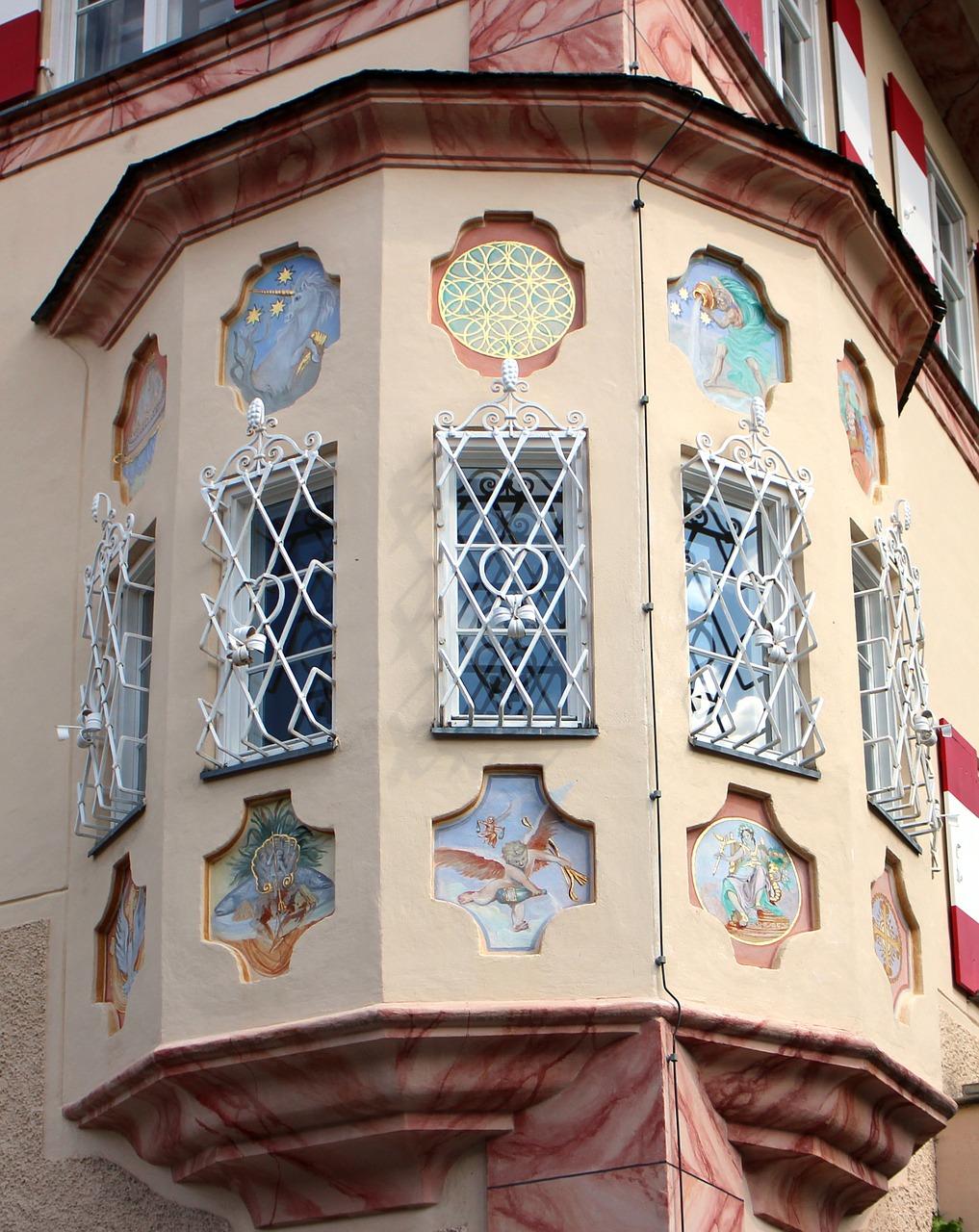 什么是装饰性幕墙