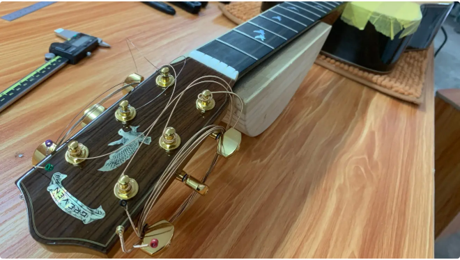 修一把greven吉他好贵要小心