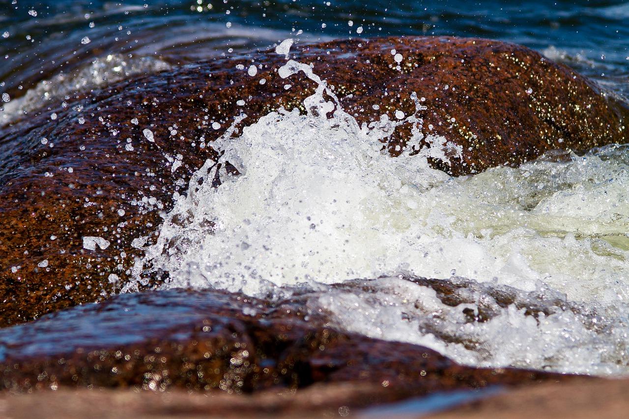 4. 拼贴圆形波浪