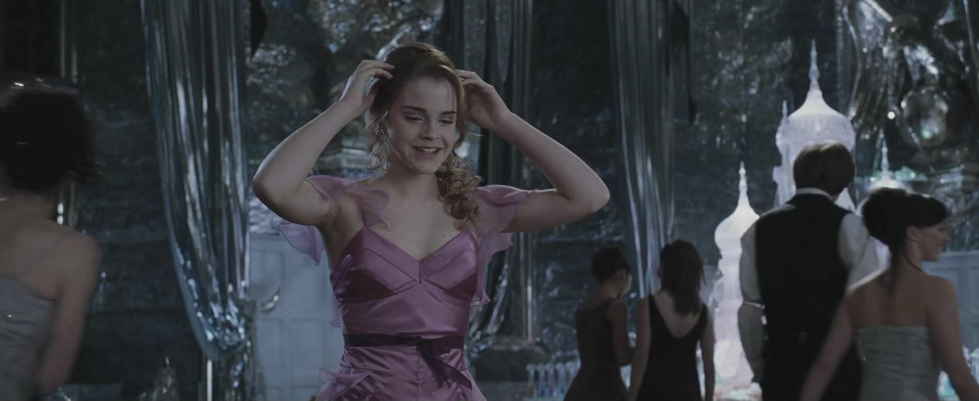 赫敏让玛丽艾塔永久毁容有没有太过分