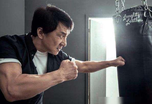 成龙说李小龙的前臂是单骨他的是双骨 怎么区分自己的手臂是单骨还是