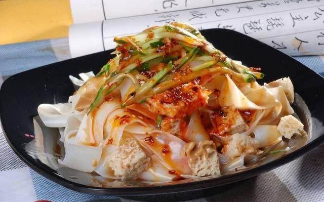 汉中美食大搜罗:汉中热米皮,不一样的“面皮”,不一样的软糯! - 知乎