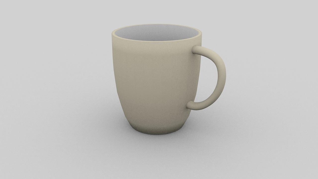 5. 雕花玻璃茶杯