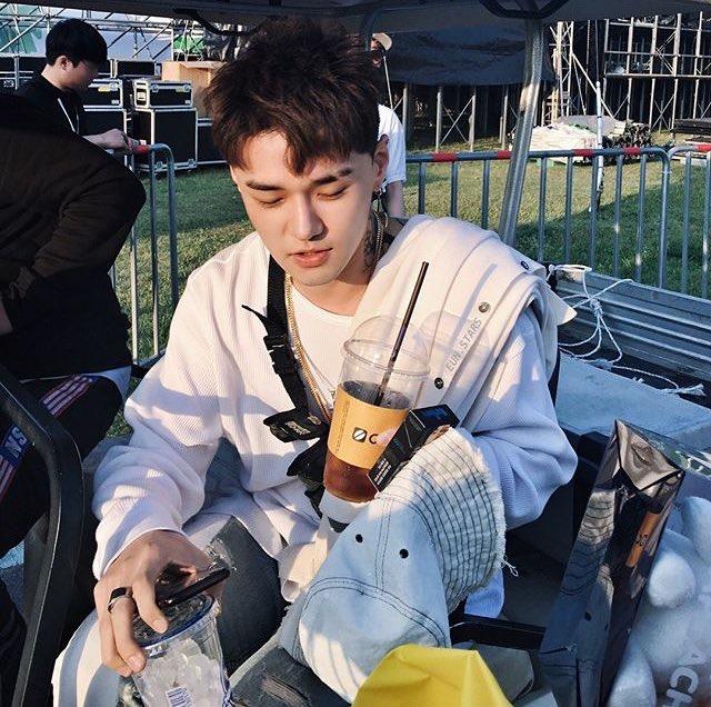 怎样评价韩国rb歌手dean权革