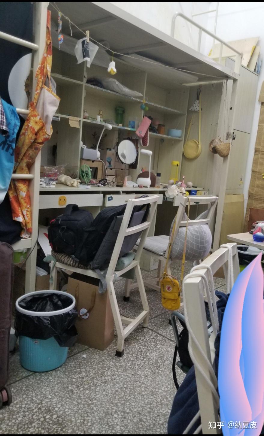 云南艺术学院的宿舍床是什么样的 上床下桌还是都是床啊? - 知乎