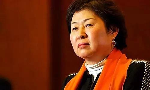 “造纸女皇”张茵：一个靠回收废纸起家，当上中国女首富的女人！ - 知乎