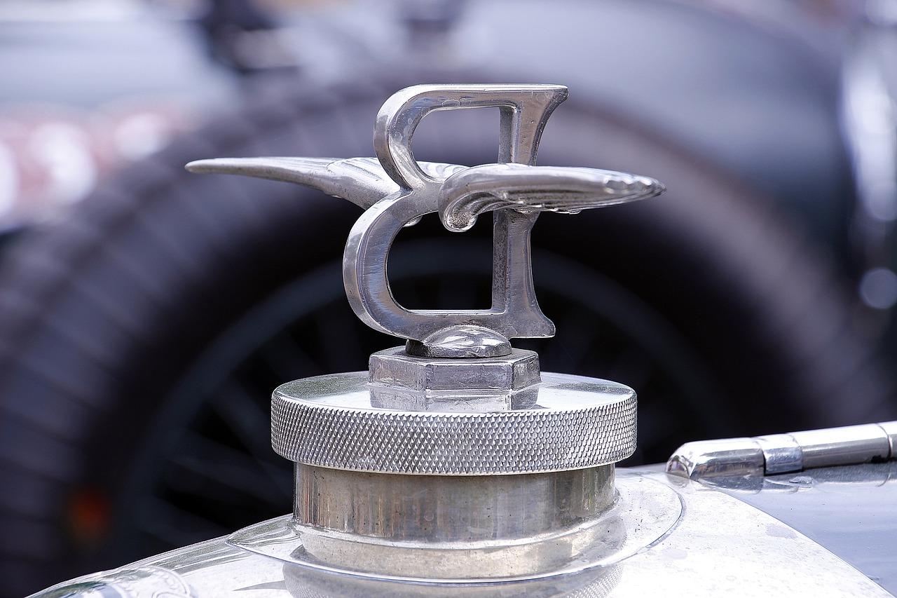 4. 宾利日租金查询