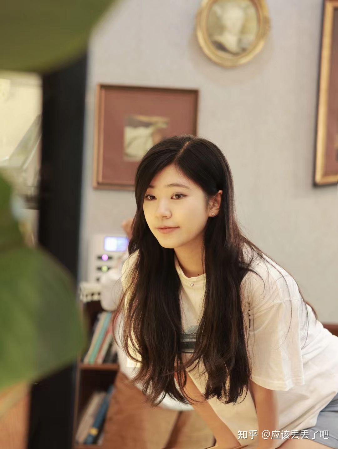 有一个超级漂亮的女朋友是一种什么体验