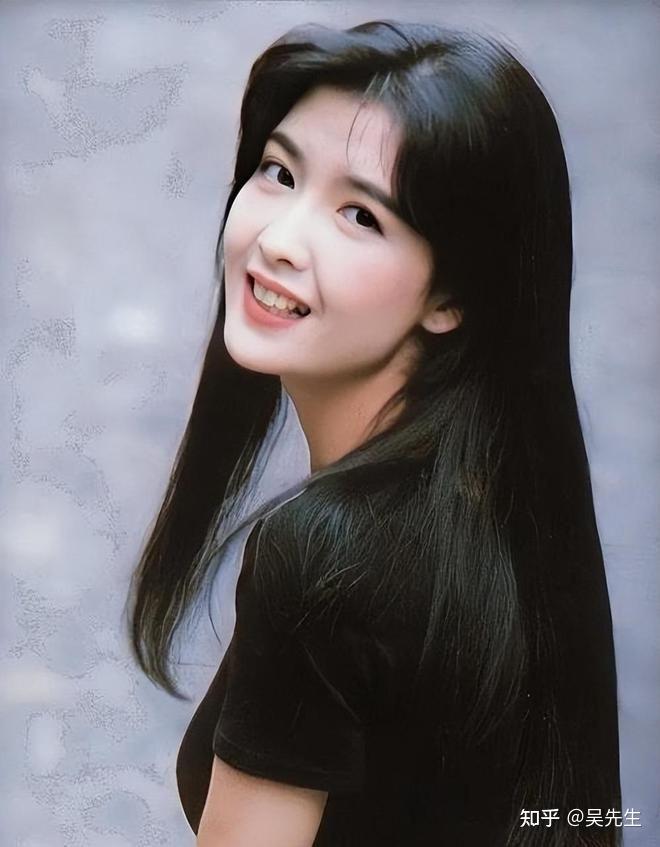 华语乐坛中你认为最漂亮的女歌手都有谁