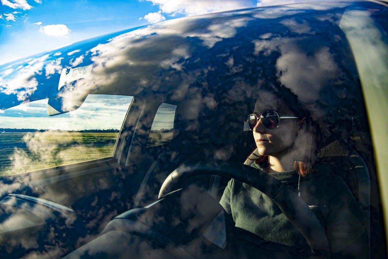 3. 墙面挂镜步骤