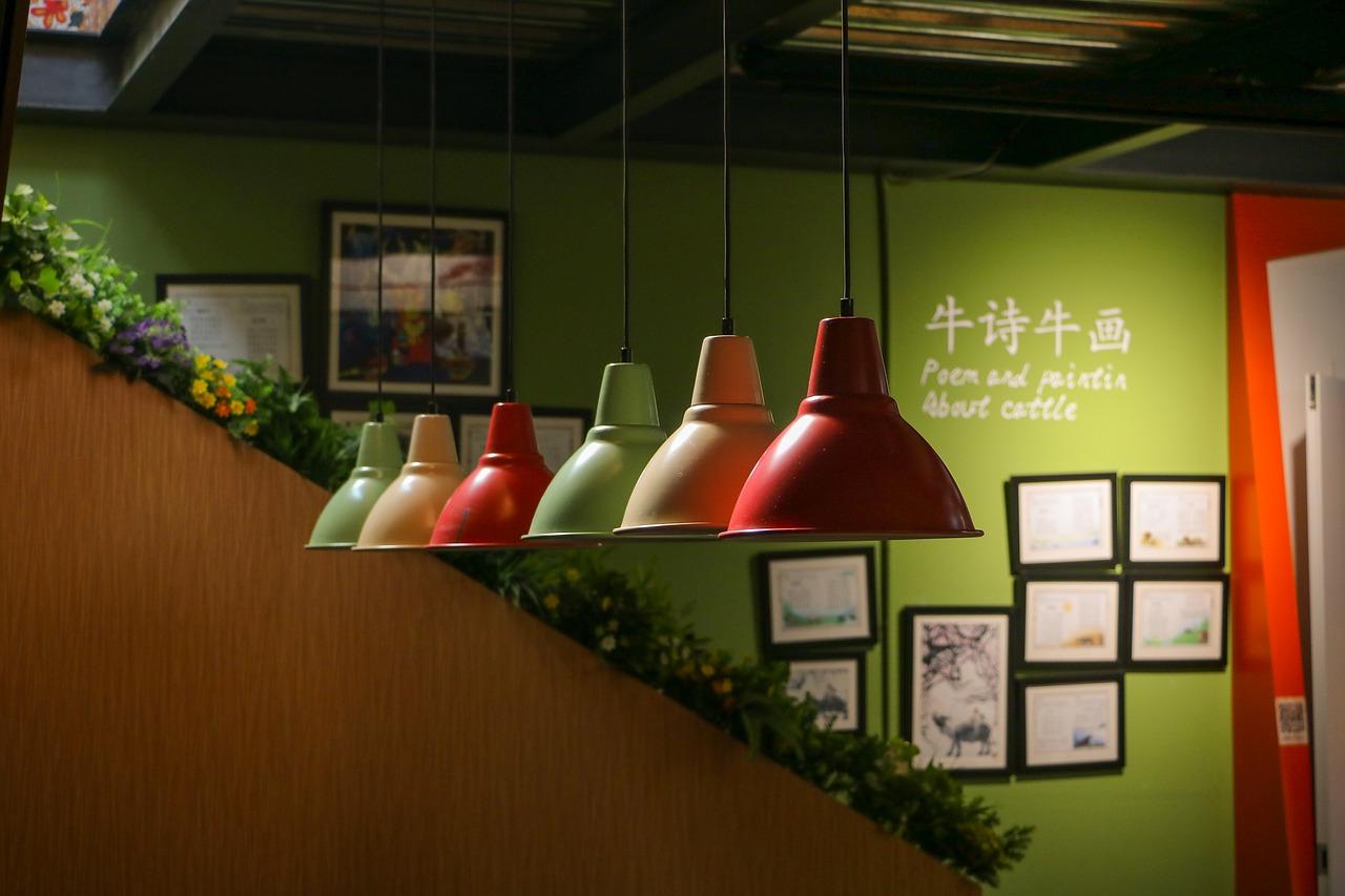 调整卧室窗帘遮光性