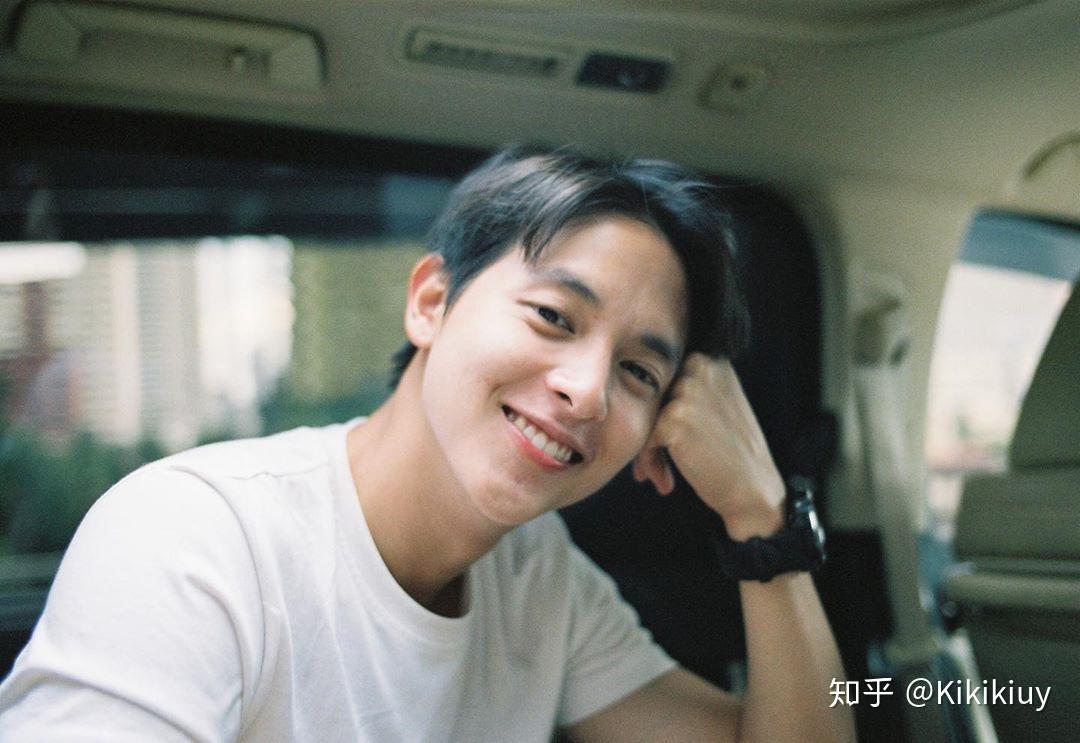 如何评价泰星吉拉宇唐思苏克的长相