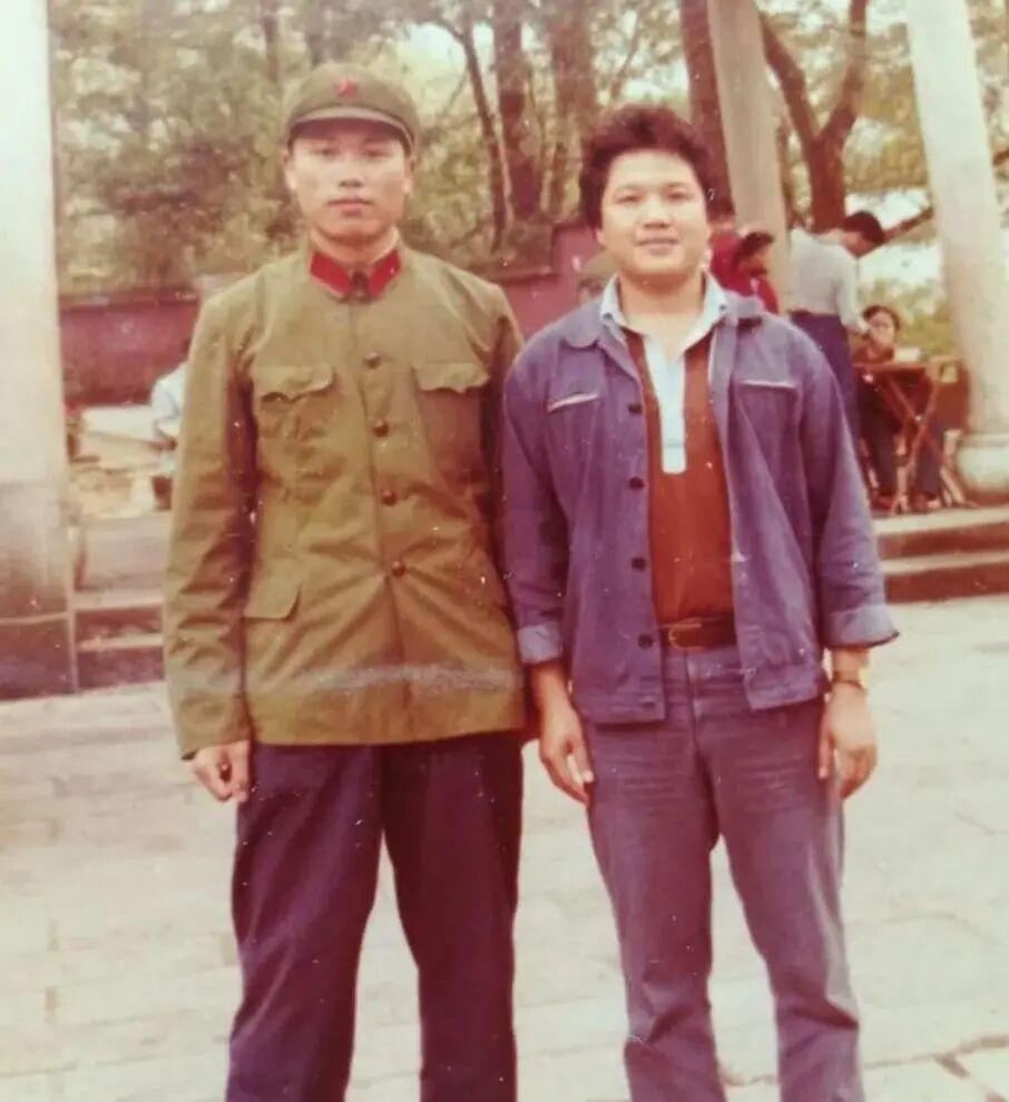 81年黄植诚驾美制战机投诚大陆,半途战友要求跳伞,他结局如何? - 知乎