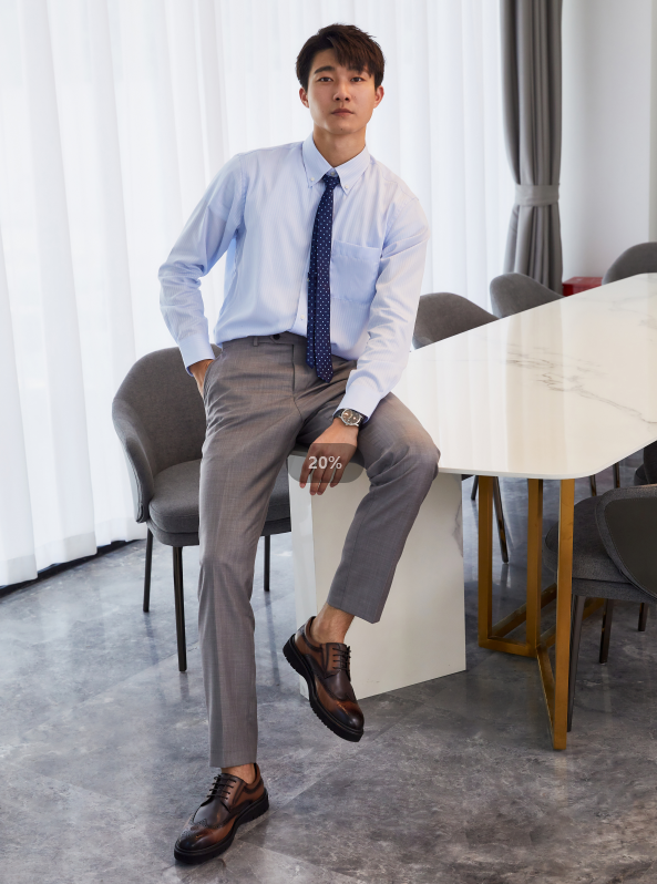 第一次上班穿衬衫西裤皮鞋觉得很傻怎么办? - 知乎