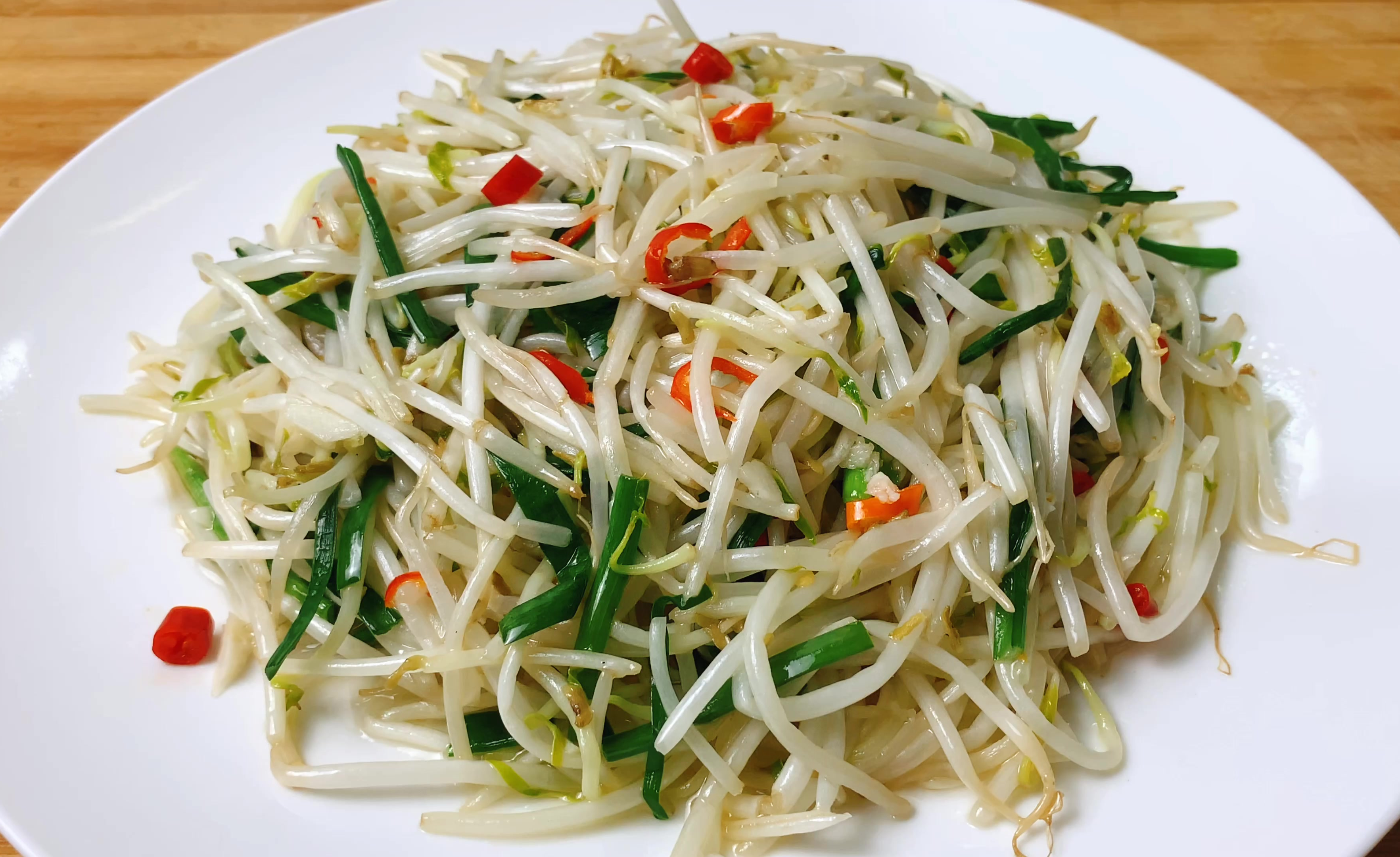 简单的炒豆芽很多人做不好,大厨教你小技巧,脆爽不出汤,很下饭 - 知乎