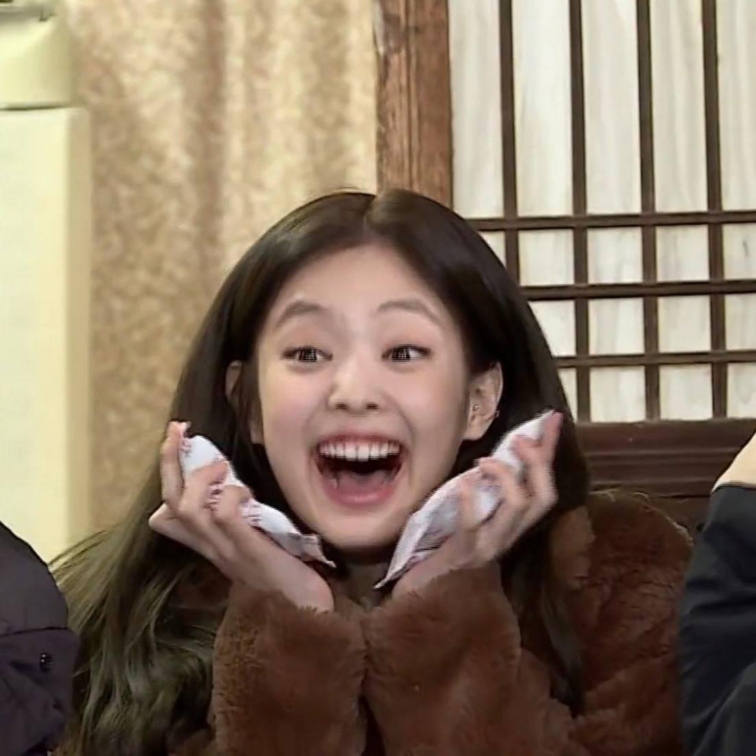 有没有blackpink里jennie露齿大笑眯眼睛的头像啊啊啊!太可爱了!