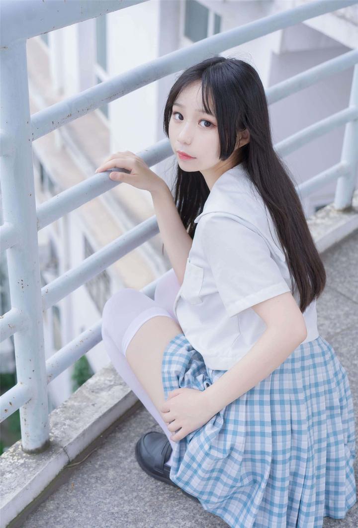 jk学姐绝对领域过膝袜分享