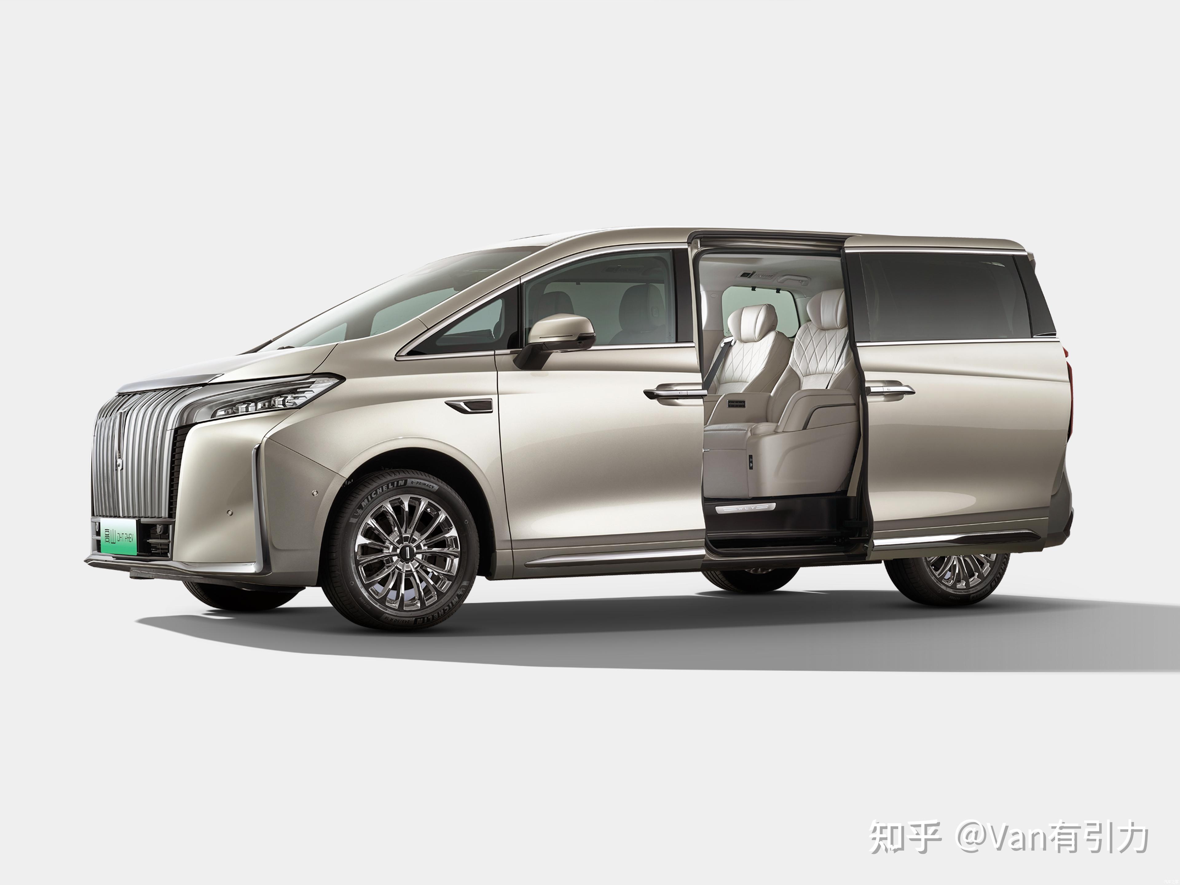 小鹏汽车首款mpv x9上市,35.98万元起,你认为会大卖吗?