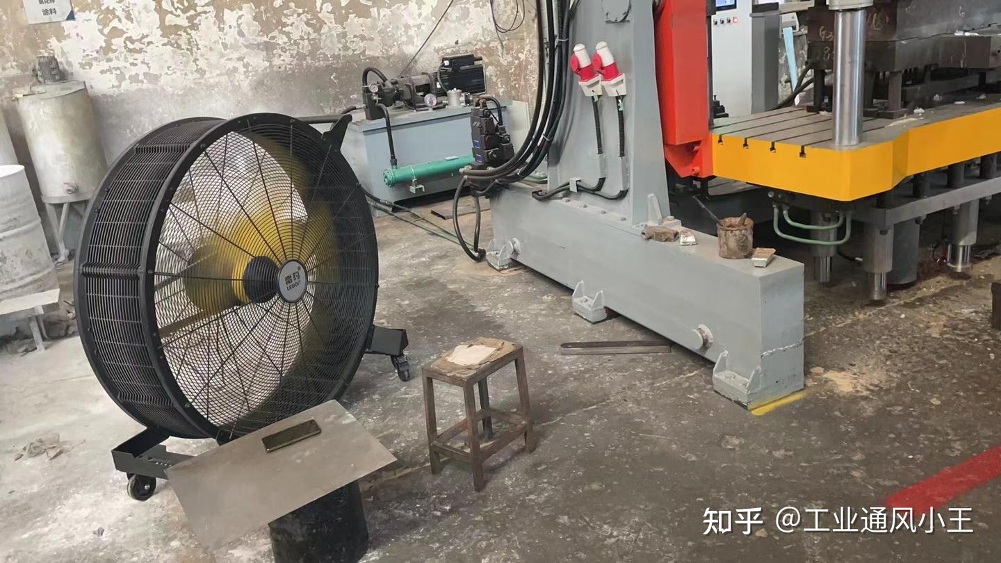 雷豹 EF4822D 落地大风扇工厂车间、仓库通风降温实际使用体验