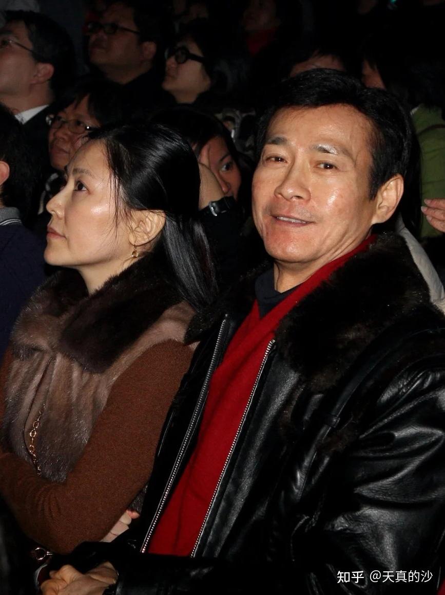 沈殿霞和郑少秋的一生纠缠到底是怎么回事?