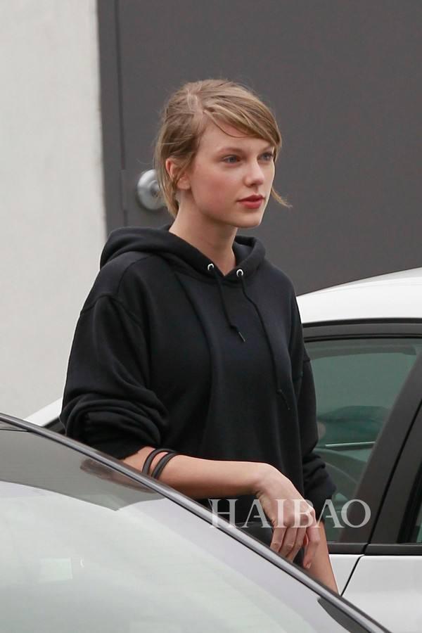 如何客观评价taylorswift的素颜五官