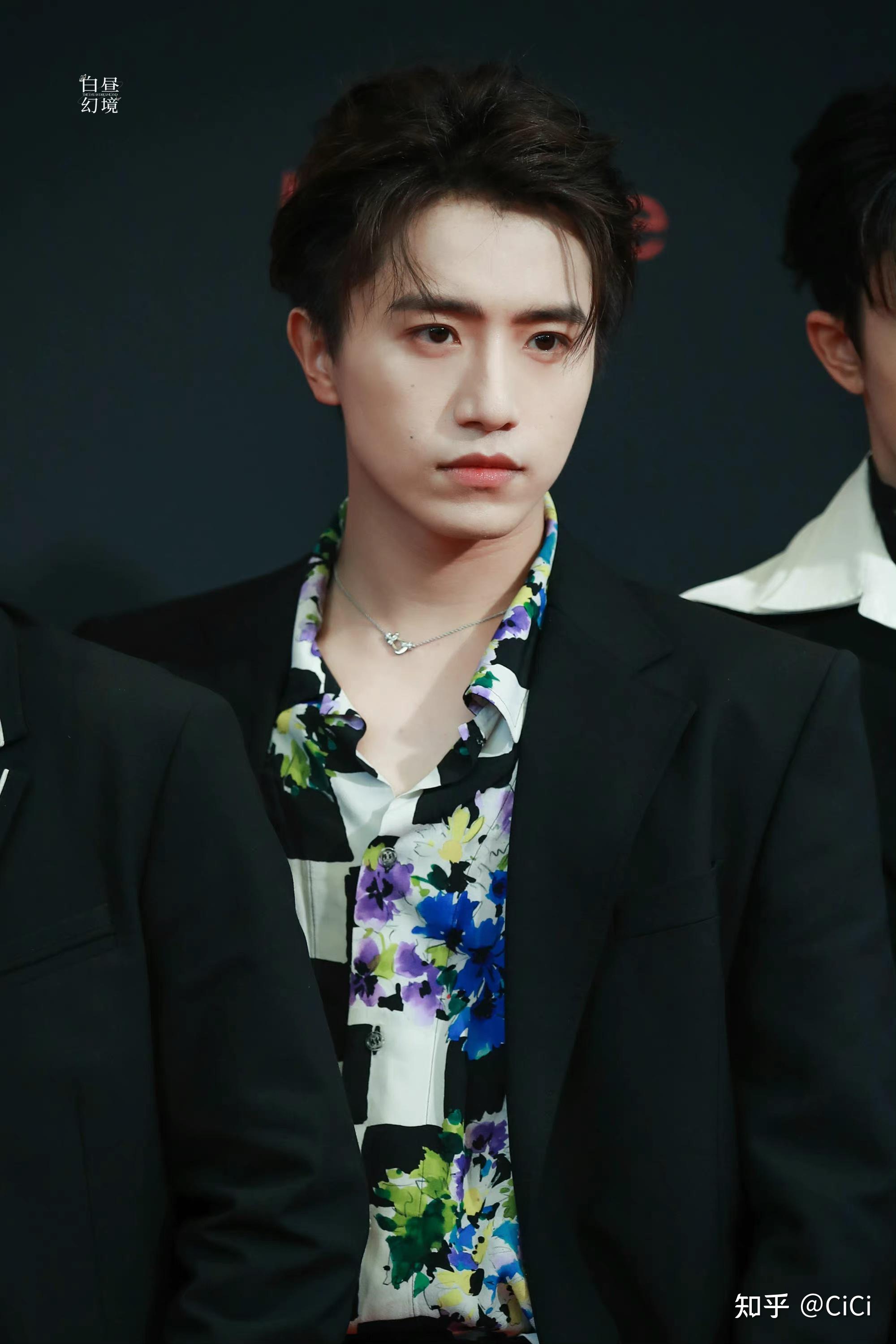 可以给我安利一下into1伯远的颜值吗? - 知乎