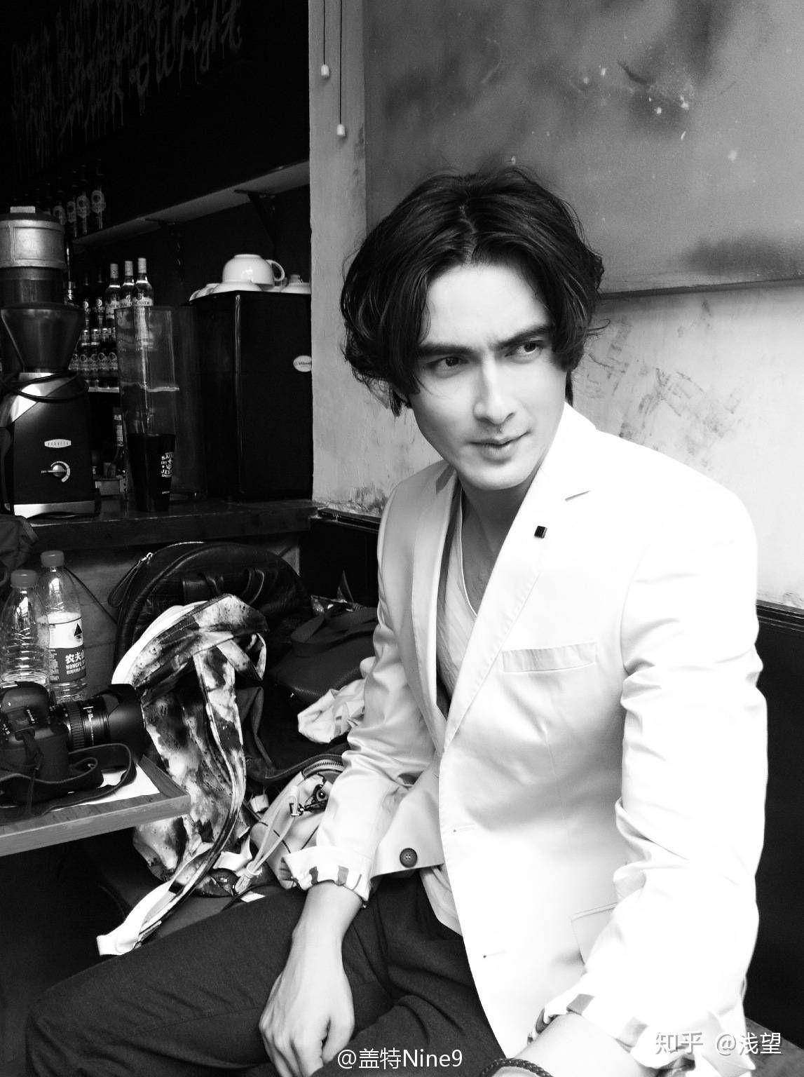 中国演艺圈怎么都没有几个异域风情新疆男演员呢