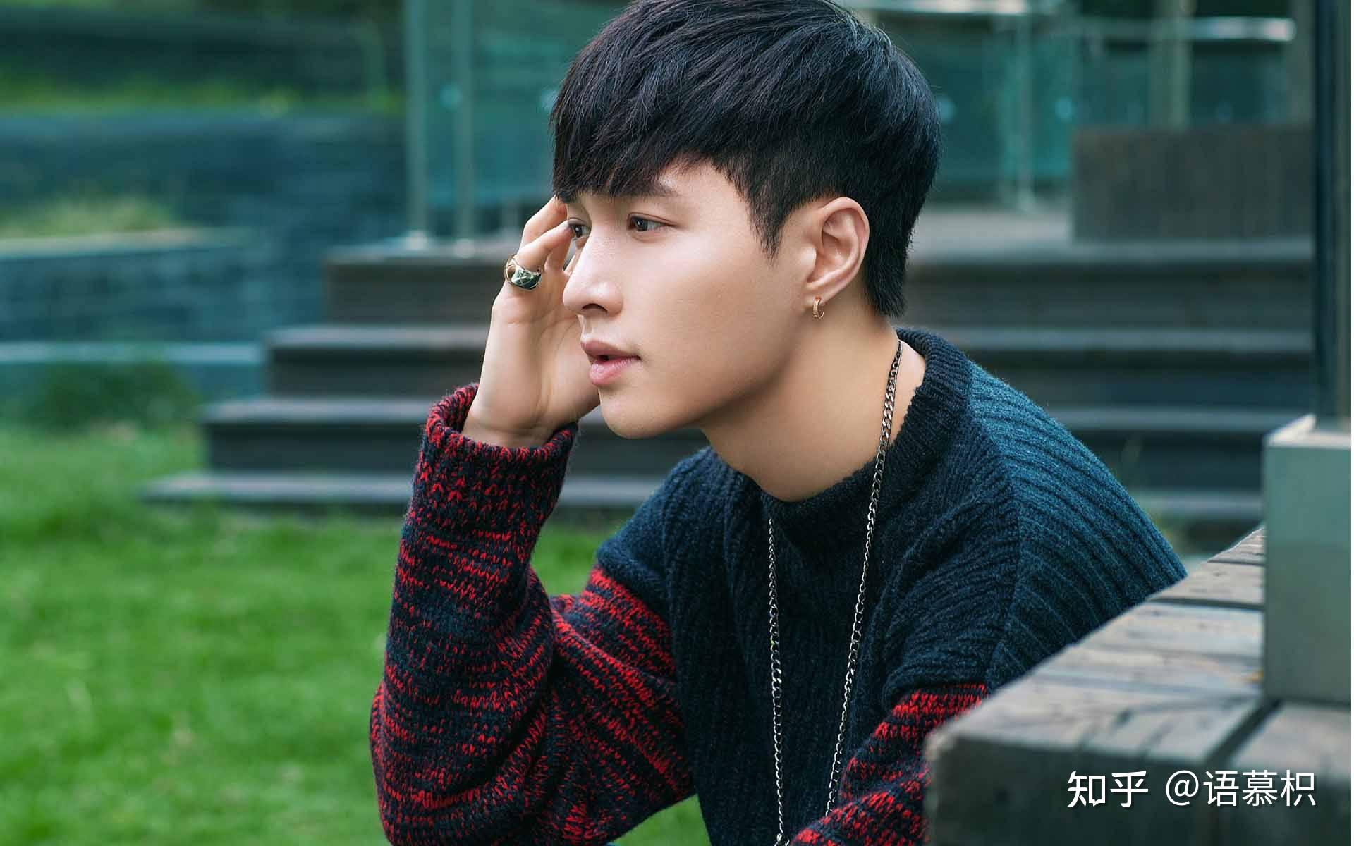 如何评价张艺兴,吴亦凡,鹿晗,黄子韬的资源和实力?