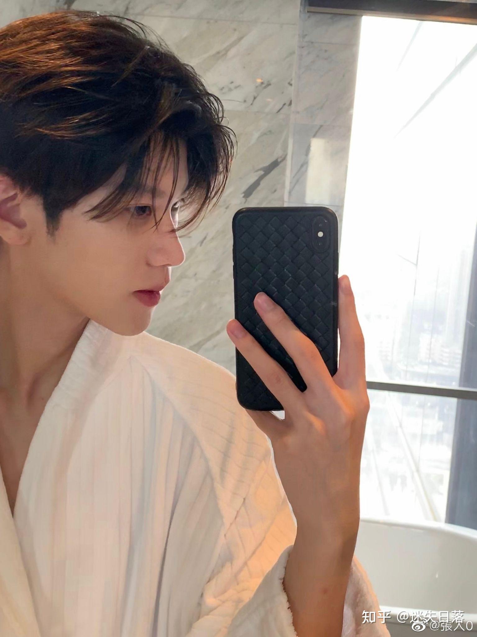 求推荐网红帅哥的微博? - 知乎