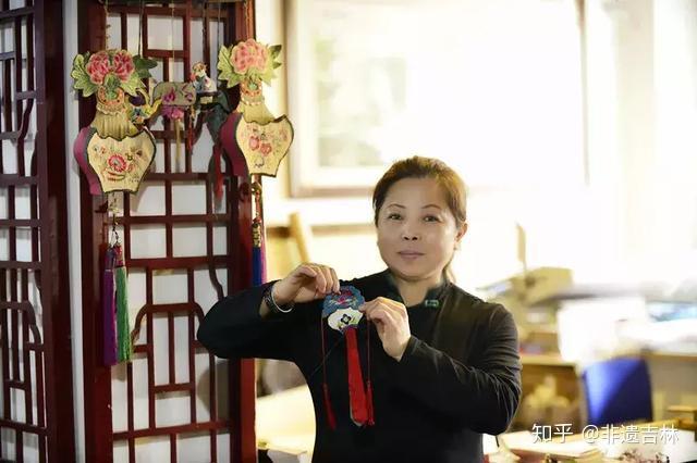 满族刺绣 | 千丝万缕盘金龙，一针一线绣春秋 - 知乎