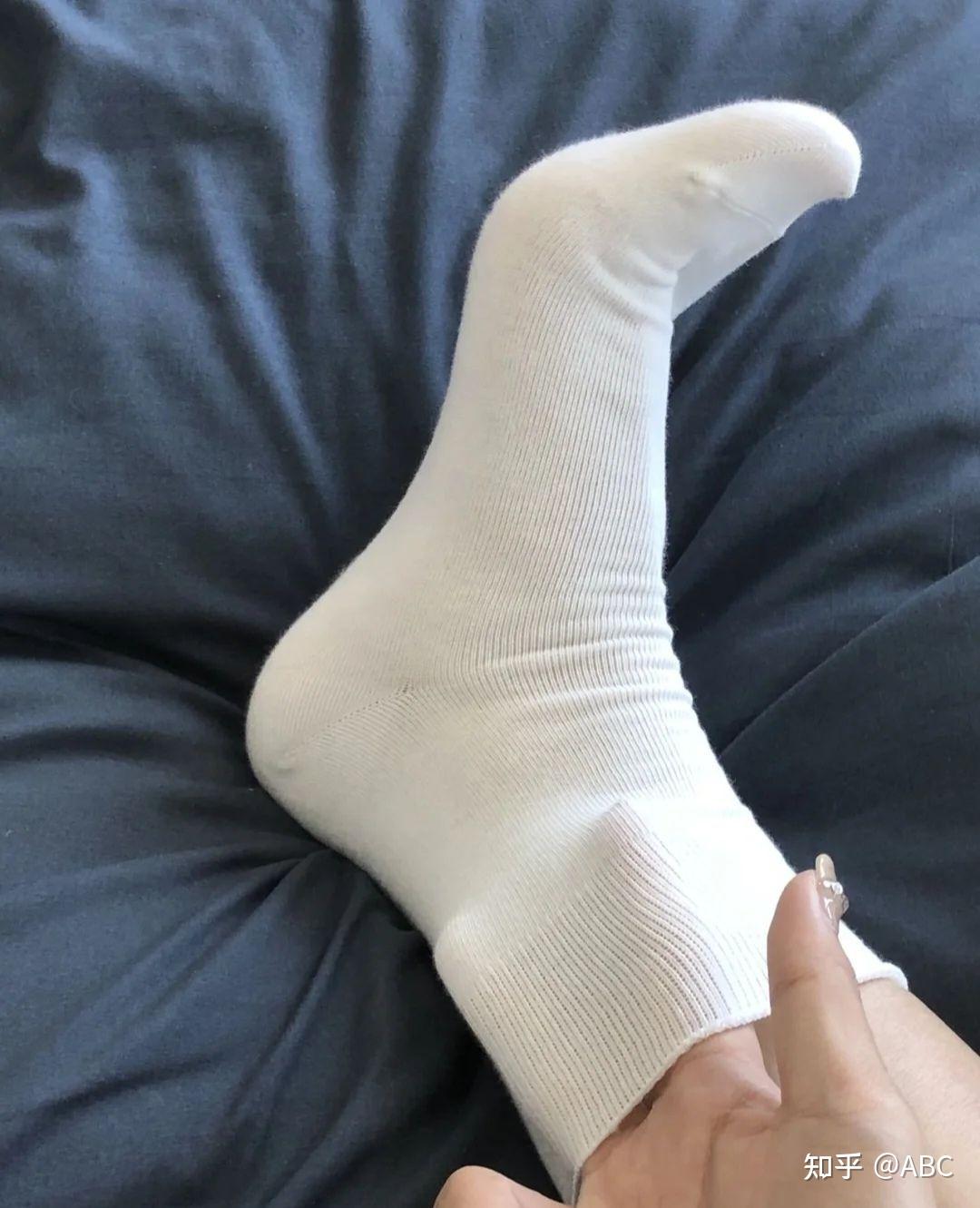 女生睡觉喜欢穿袜子吗? - 知乎