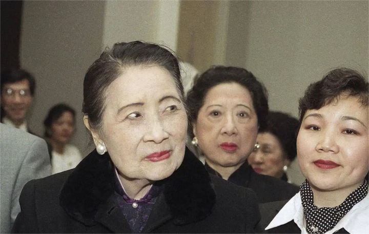 孔令伟病逝后遗体运到美国，97岁宋美龄掩面痛哭，不许任何人拍照 - 知乎