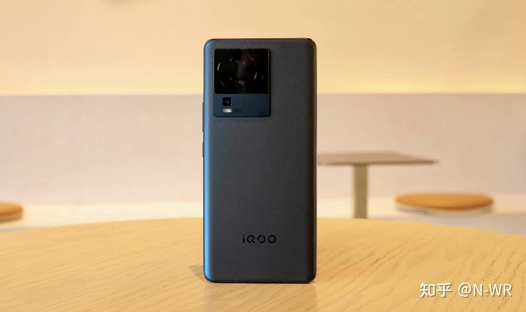 学生党预算3000以内选择一加ace2还是iqooneo7竞速版