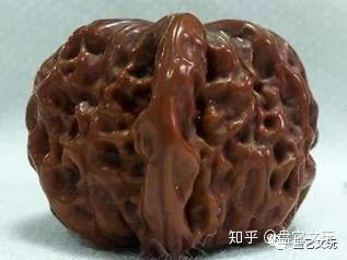 文玩堂：驢打滾の「獅子頭」胡桃（無修稀少品种） 文玩核桃纯野生精品八棱狮子头红锦鲤把玩官帽