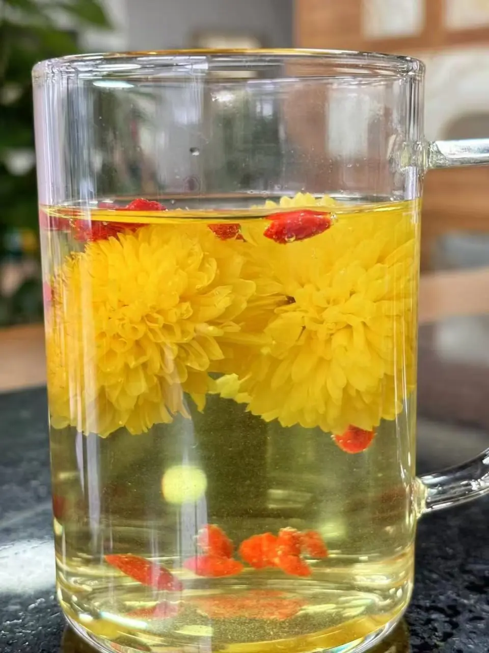 成都多家茶楼疑似遭职业打假人举报「无证泡茶」，行业协会称将联合报警，这种举报能成立吗？