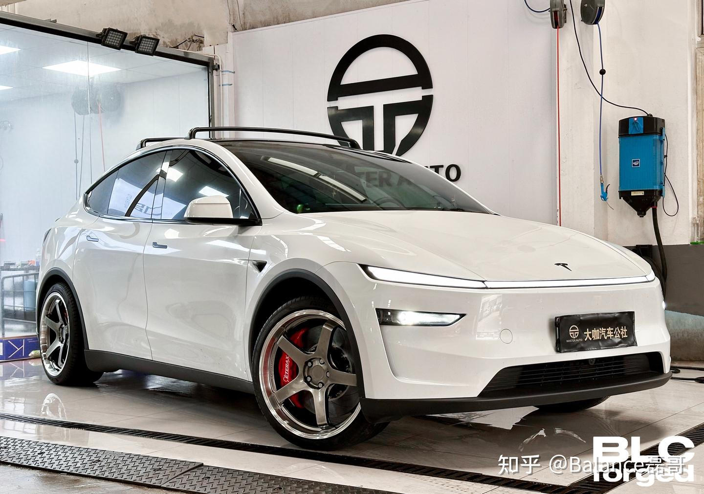 不交智商税!Model Y L升级BLC锻造轮毂:帅是附赠,安全是刚需