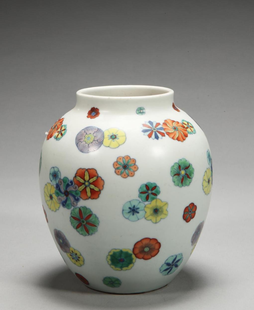 中国美術 古玩 清代 同治 六角粉彩皮球花紋樣 高足盤 瓷器上的“皮球花”竟源于日本家徽？为何雍正帝还如此喜爱？ - 知乎